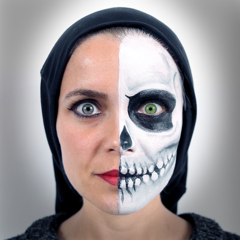 Skeleton halloween makeup